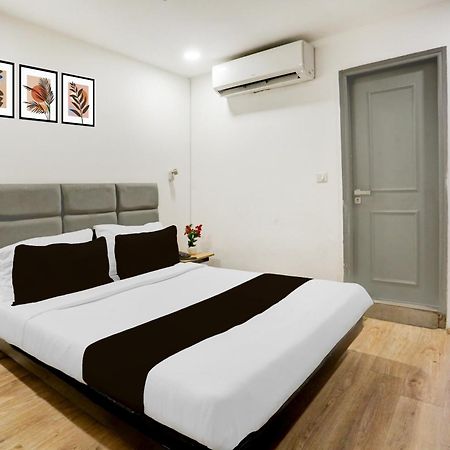 Super Townhouse Shahdara Near Yamuna Sports Complex Formerly Hotel Ipotel New Delhi Eksteriør bilde