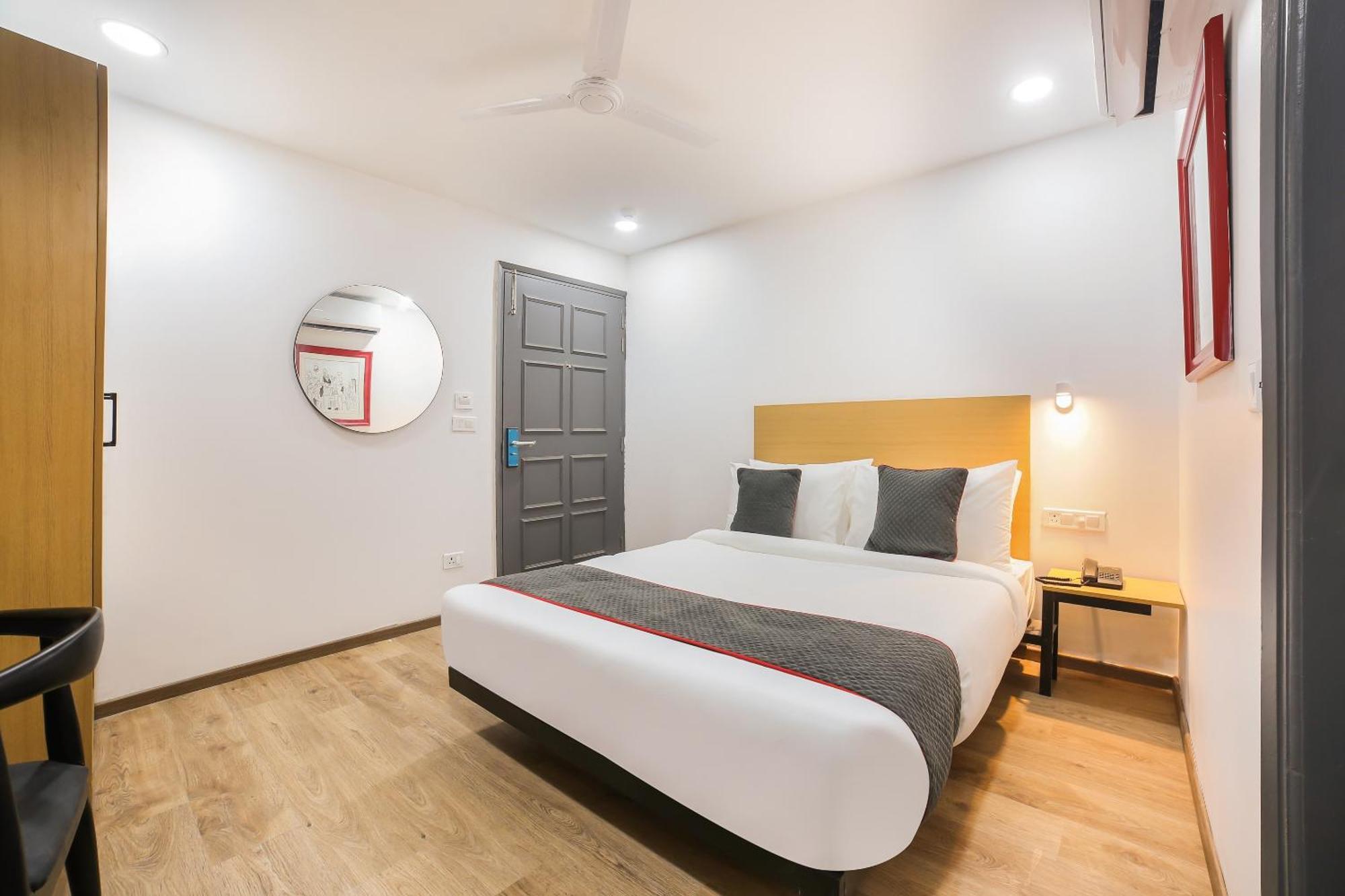 Super Townhouse Shahdara Near Yamuna Sports Complex Formerly Hotel Ipotel New Delhi Eksteriør bilde