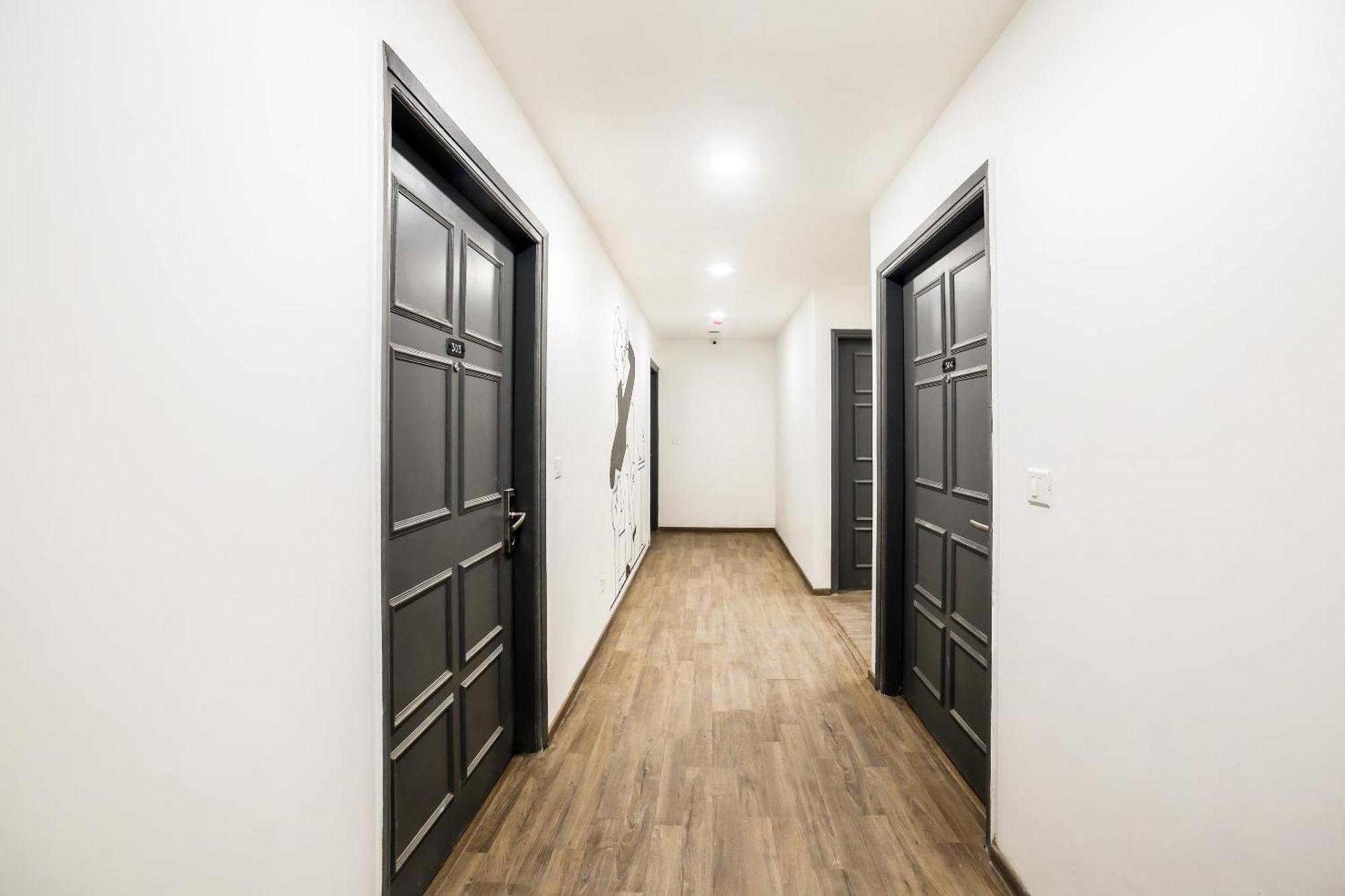 Super Townhouse Shahdara Near Yamuna Sports Complex Formerly Hotel Ipotel New Delhi Eksteriør bilde