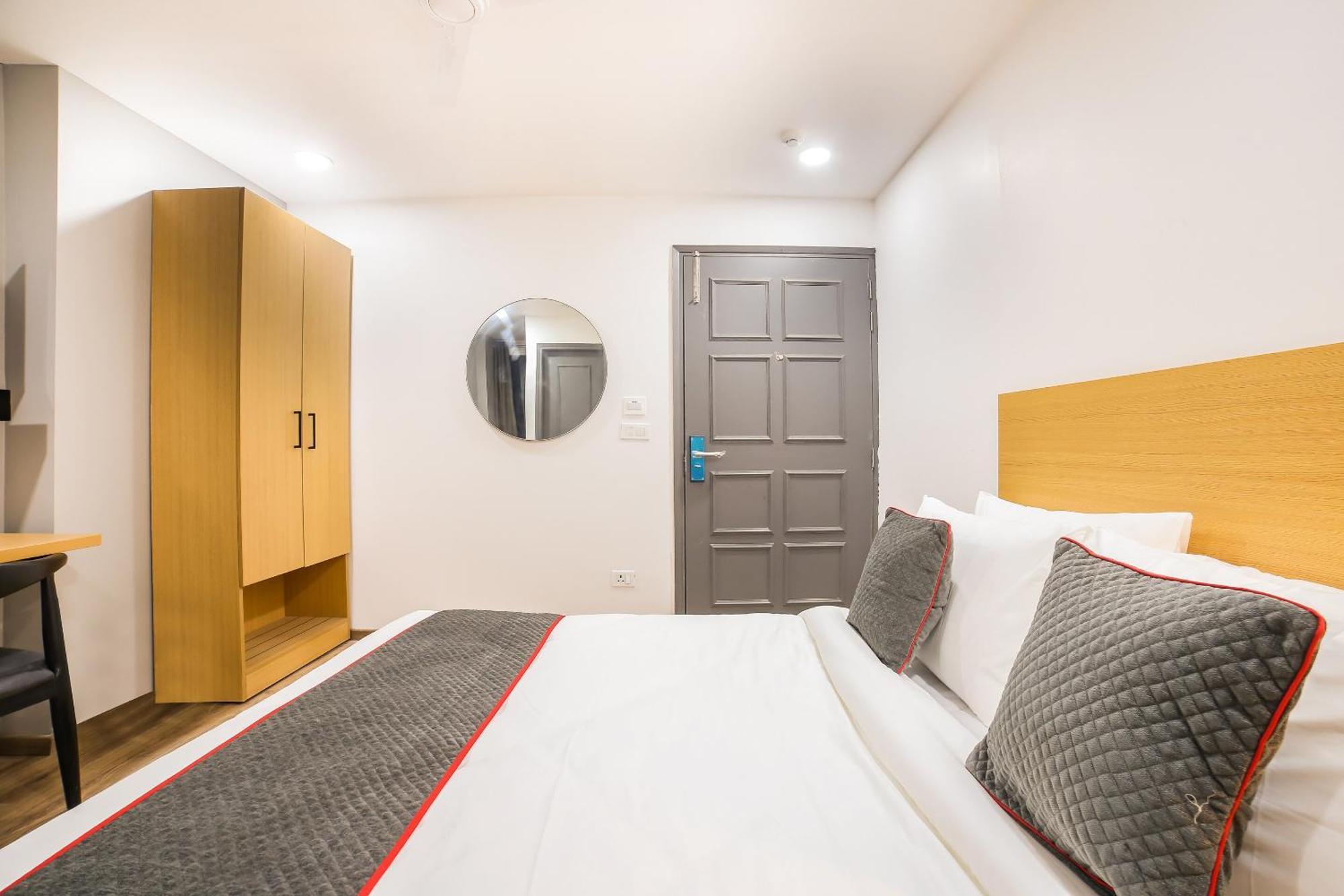 Super Townhouse Shahdara Near Yamuna Sports Complex Formerly Hotel Ipotel New Delhi Eksteriør bilde