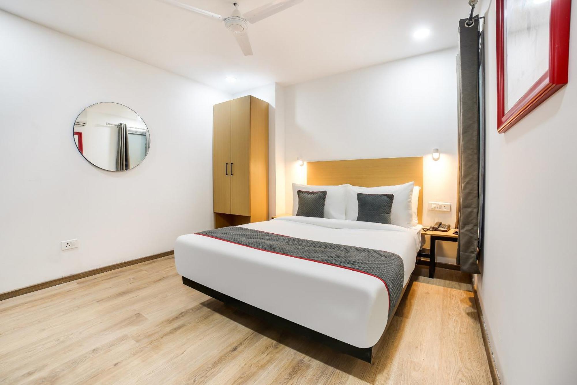 Super Townhouse Shahdara Near Yamuna Sports Complex Formerly Hotel Ipotel New Delhi Eksteriør bilde