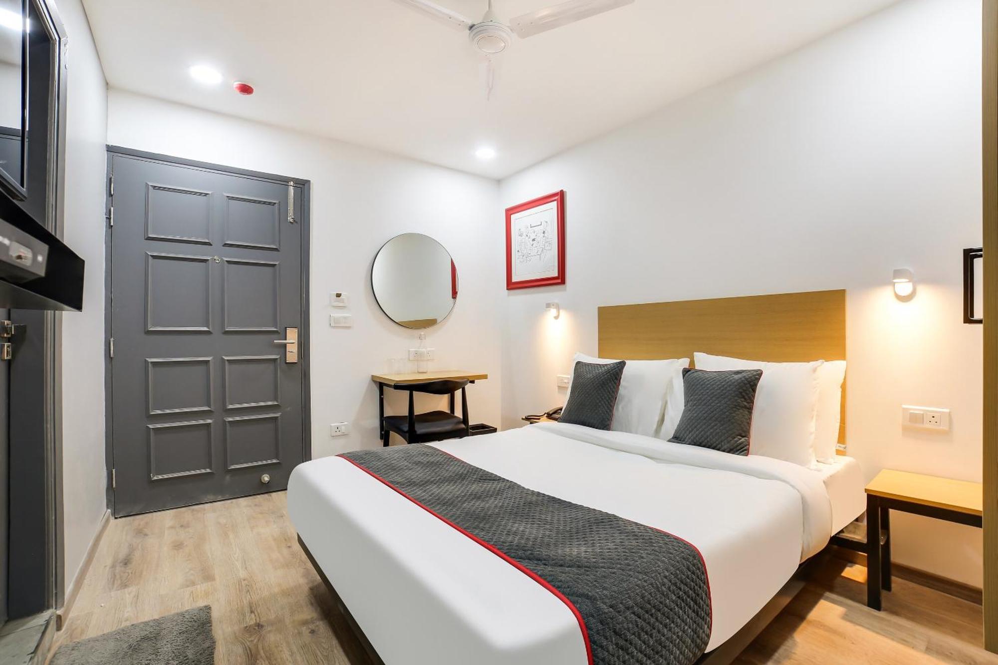 Super Townhouse Shahdara Near Yamuna Sports Complex Formerly Hotel Ipotel New Delhi Eksteriør bilde