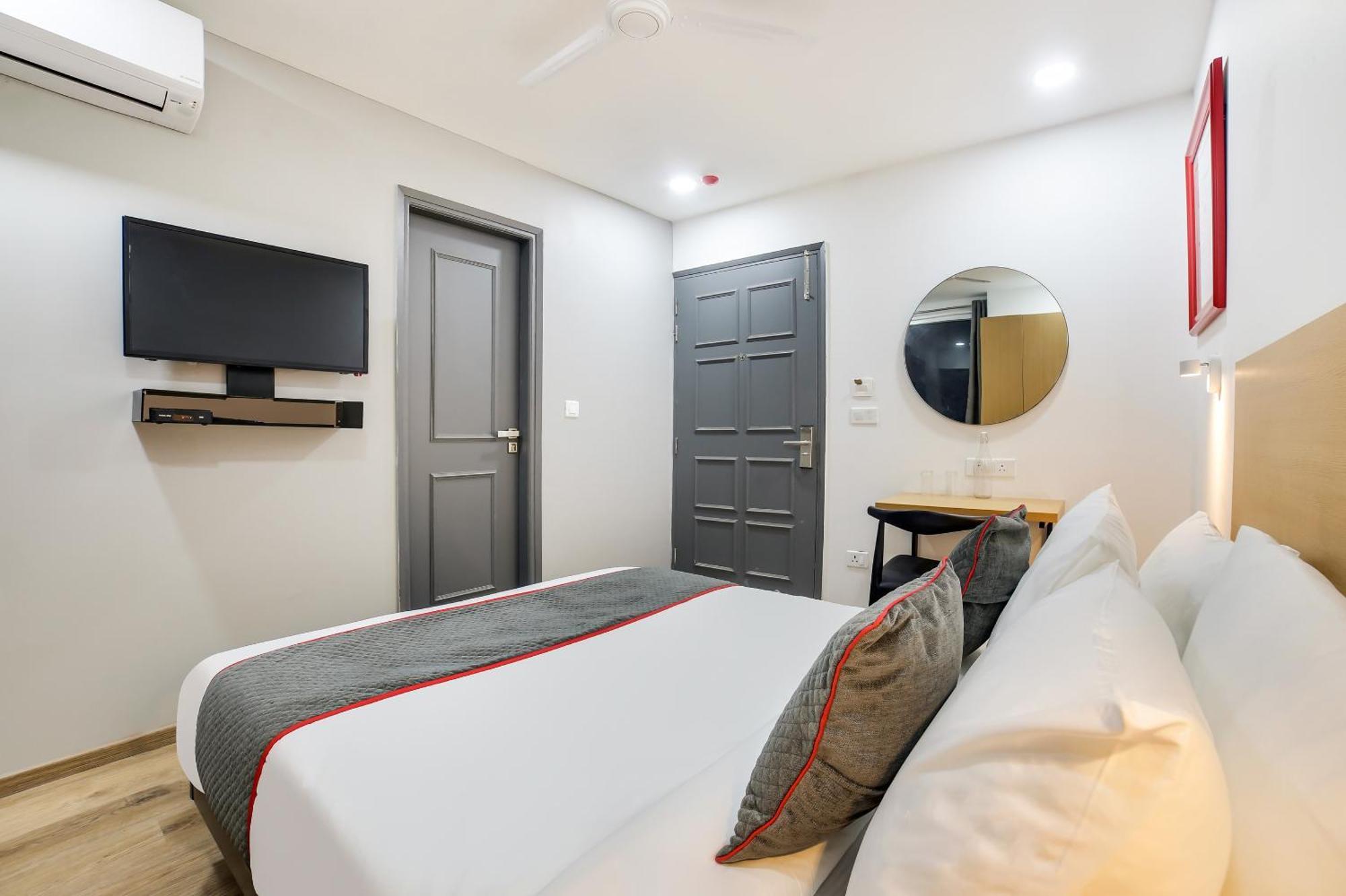 Super Townhouse Shahdara Near Yamuna Sports Complex Formerly Hotel Ipotel New Delhi Eksteriør bilde