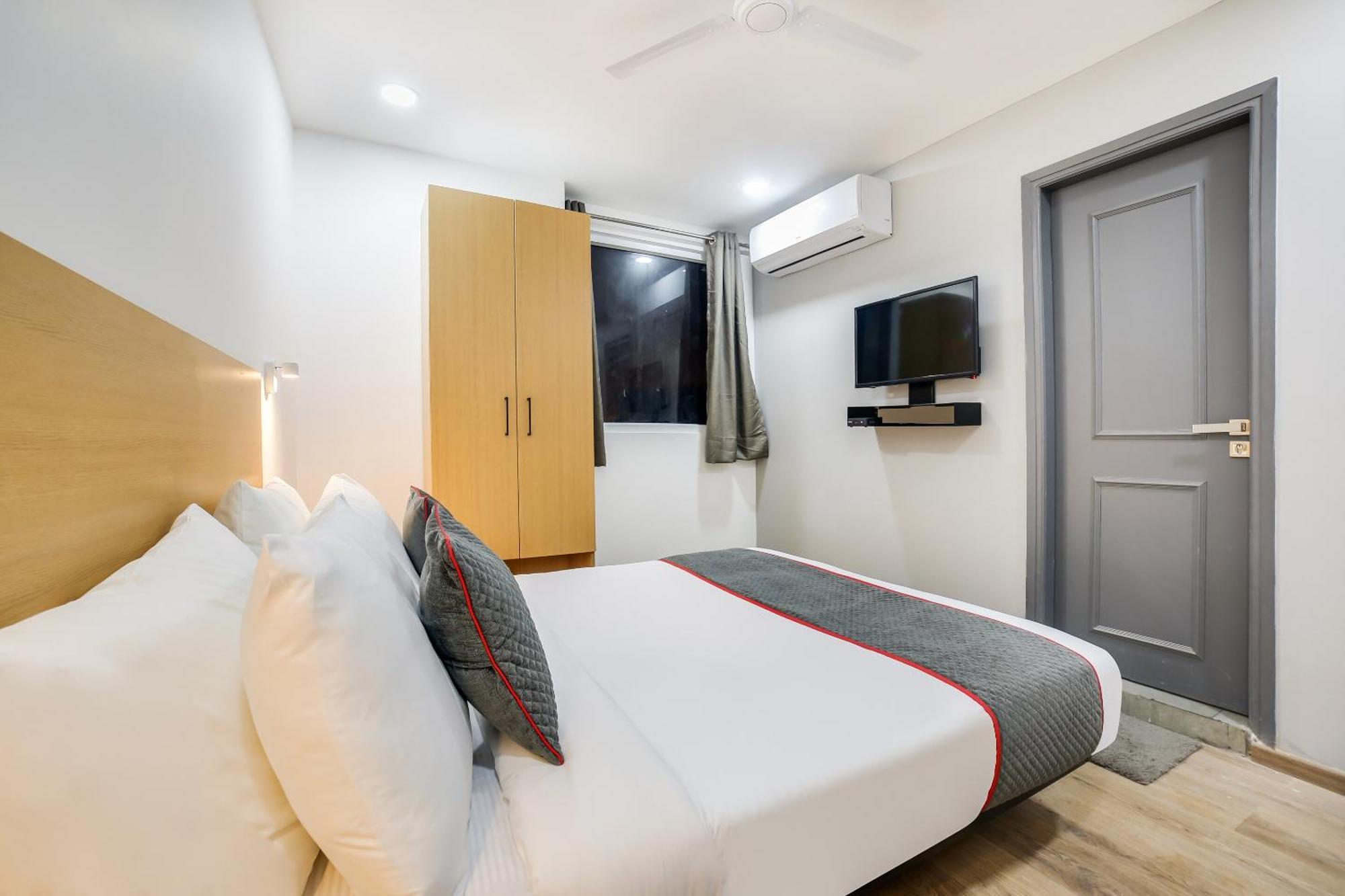 Super Townhouse Shahdara Near Yamuna Sports Complex Formerly Hotel Ipotel New Delhi Eksteriør bilde