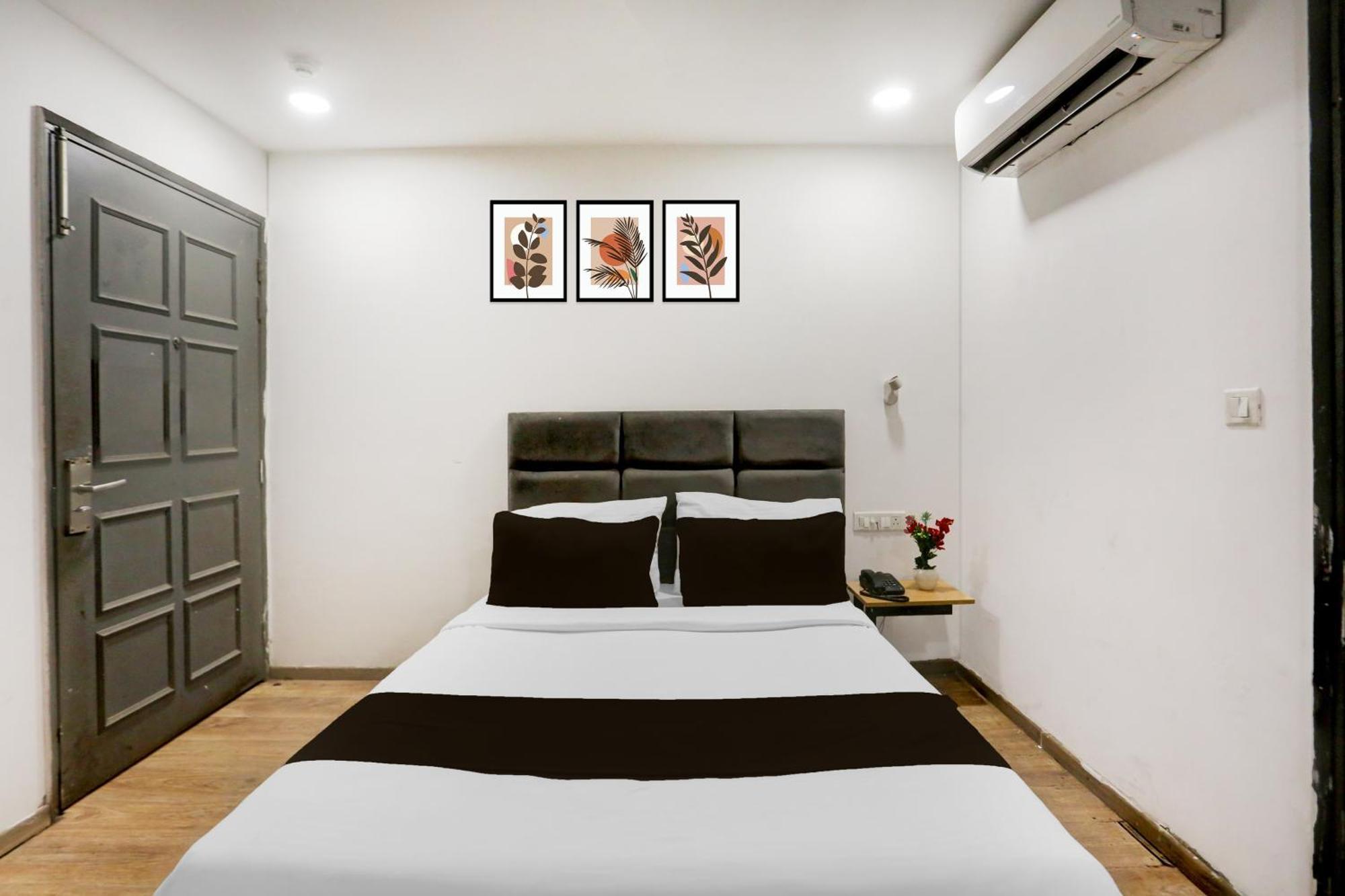 Super Townhouse Shahdara Near Yamuna Sports Complex Formerly Hotel Ipotel New Delhi Eksteriør bilde