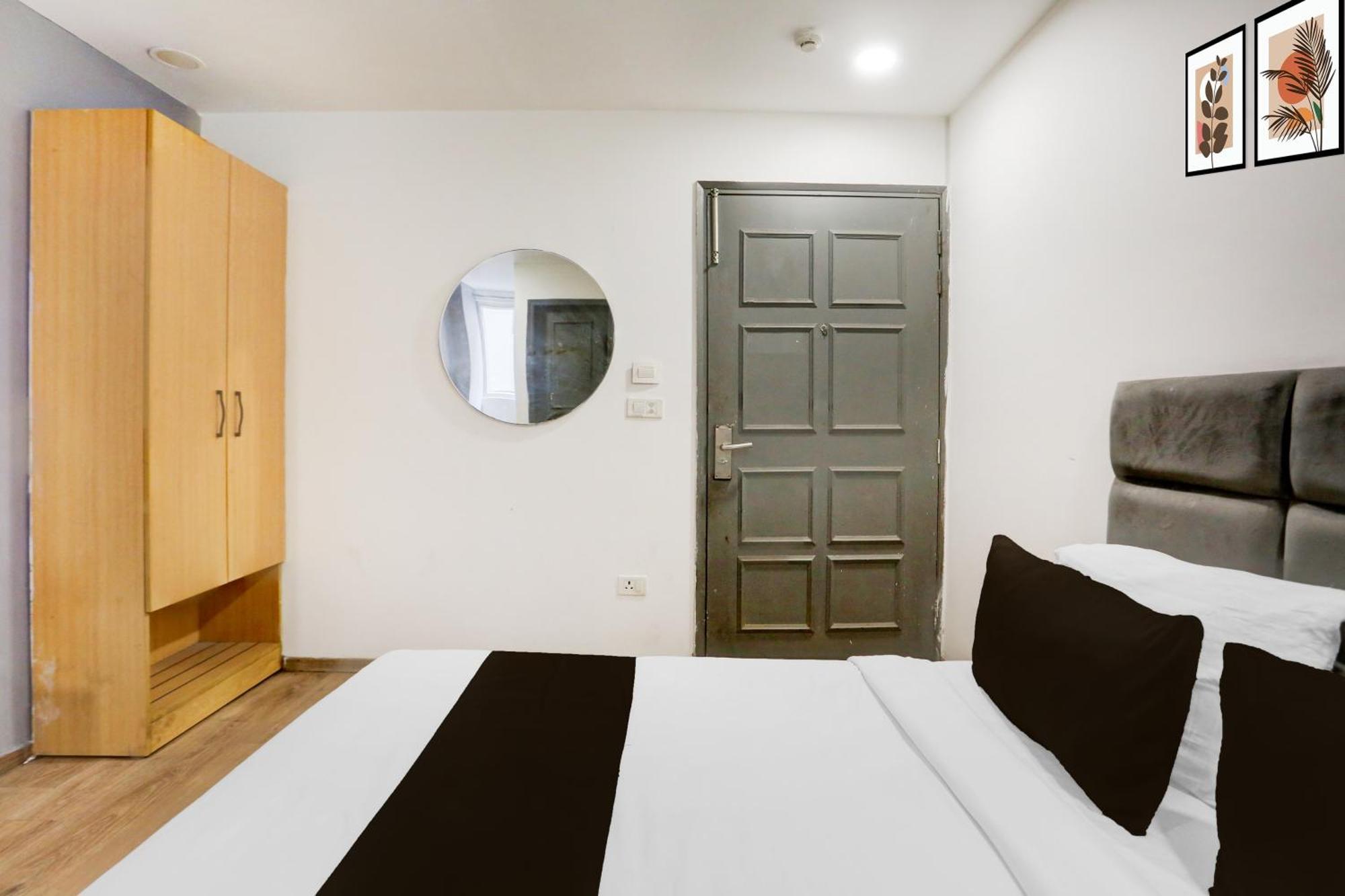 Super Townhouse Shahdara Near Yamuna Sports Complex Formerly Hotel Ipotel New Delhi Eksteriør bilde