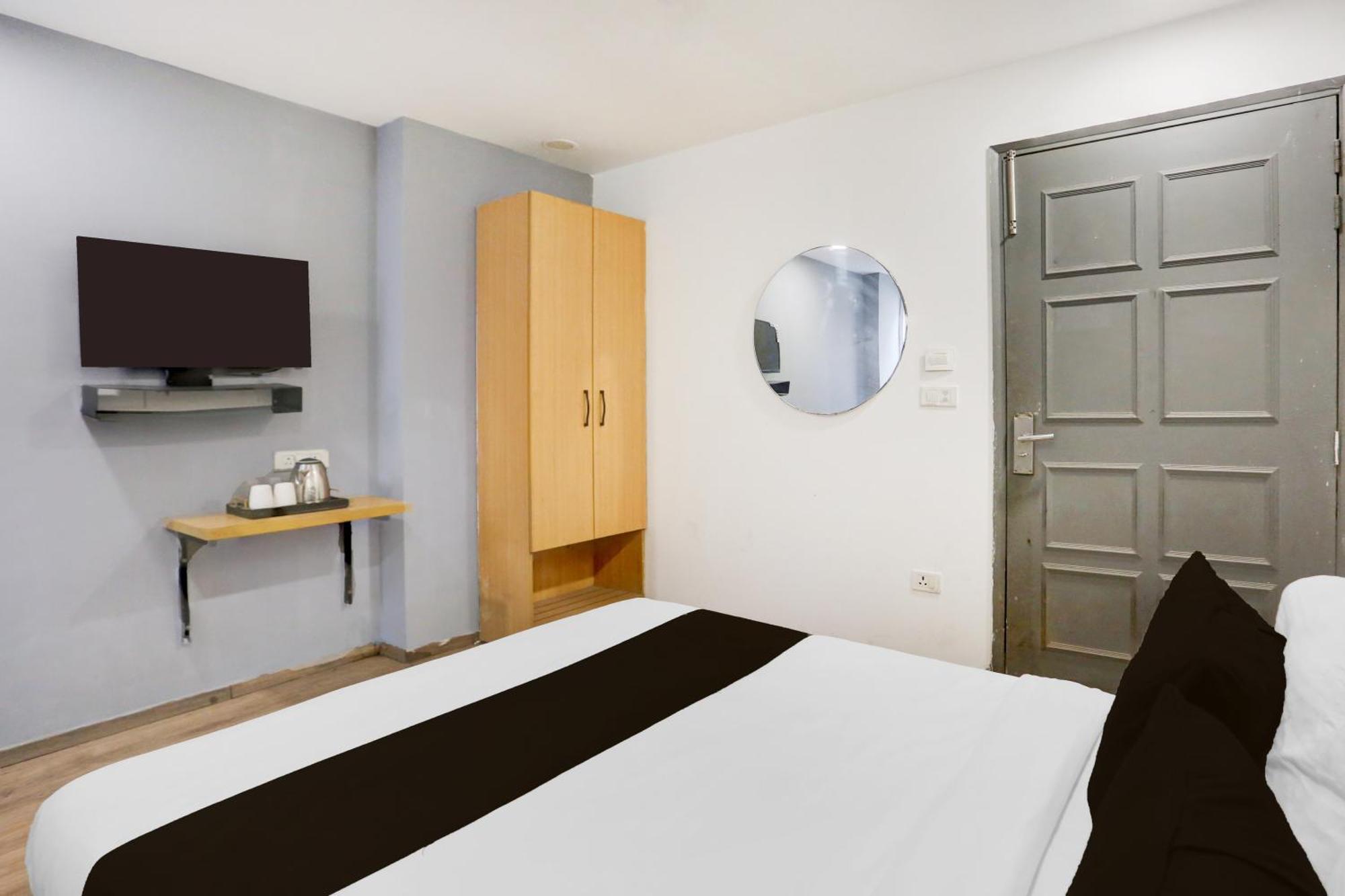 Super Townhouse Shahdara Near Yamuna Sports Complex Formerly Hotel Ipotel New Delhi Eksteriør bilde