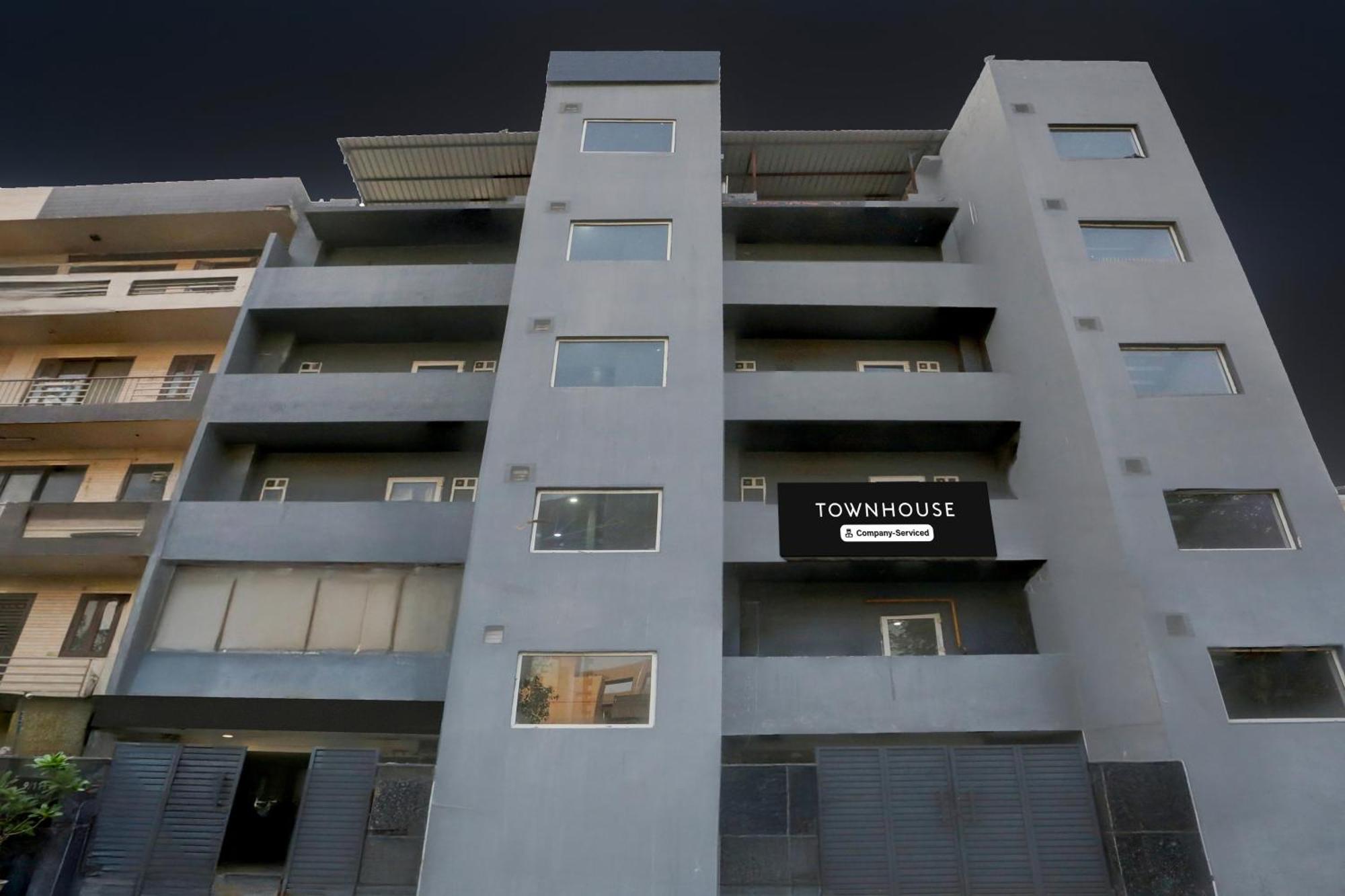 Super Townhouse Shahdara Near Yamuna Sports Complex Formerly Hotel Ipotel New Delhi Eksteriør bilde