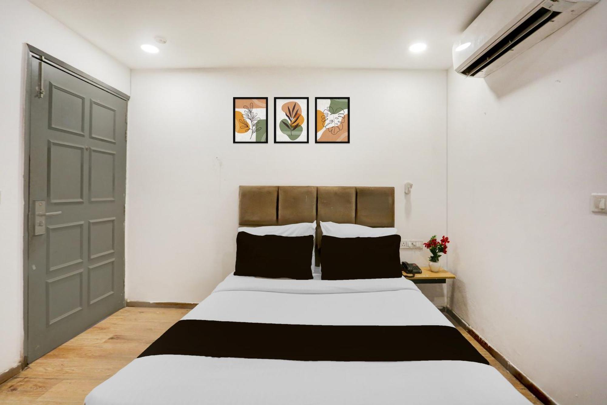 Super Townhouse Shahdara Near Yamuna Sports Complex Formerly Hotel Ipotel New Delhi Eksteriør bilde