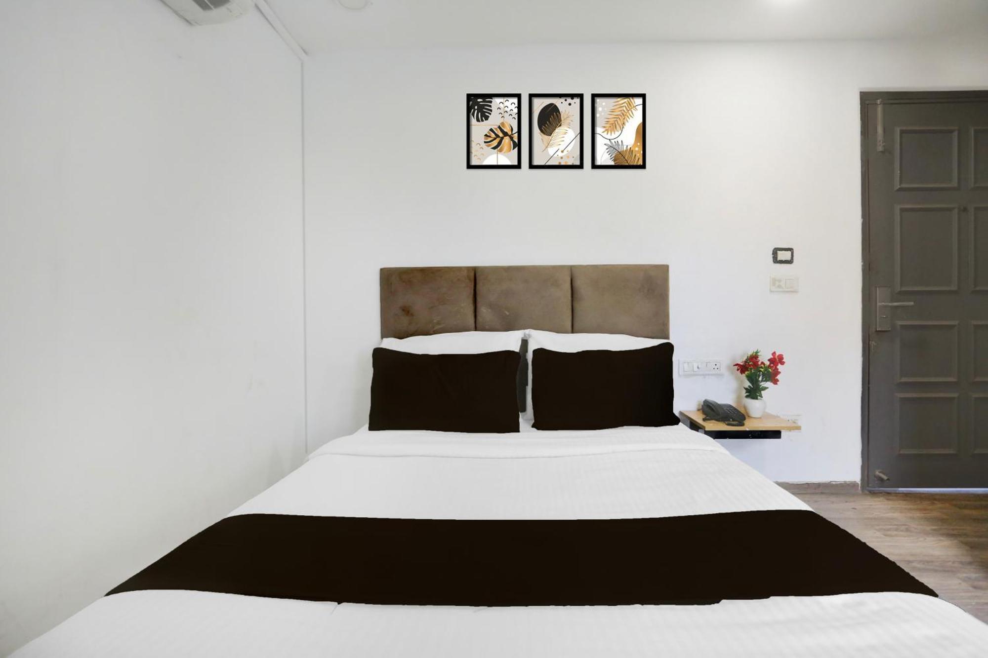 Super Townhouse Shahdara Near Yamuna Sports Complex Formerly Hotel Ipotel New Delhi Eksteriør bilde