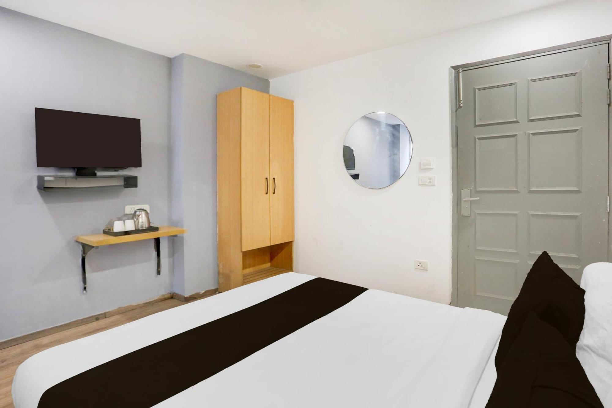 Super Townhouse Shahdara Near Yamuna Sports Complex Formerly Hotel Ipotel New Delhi Eksteriør bilde