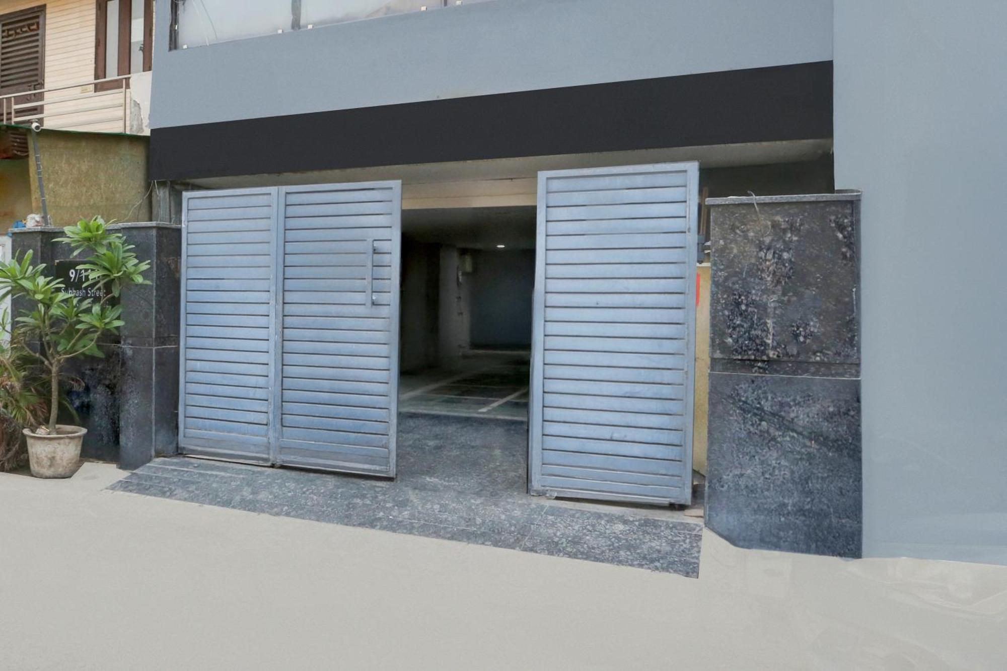 Super Townhouse Shahdara Near Yamuna Sports Complex Formerly Hotel Ipotel New Delhi Eksteriør bilde