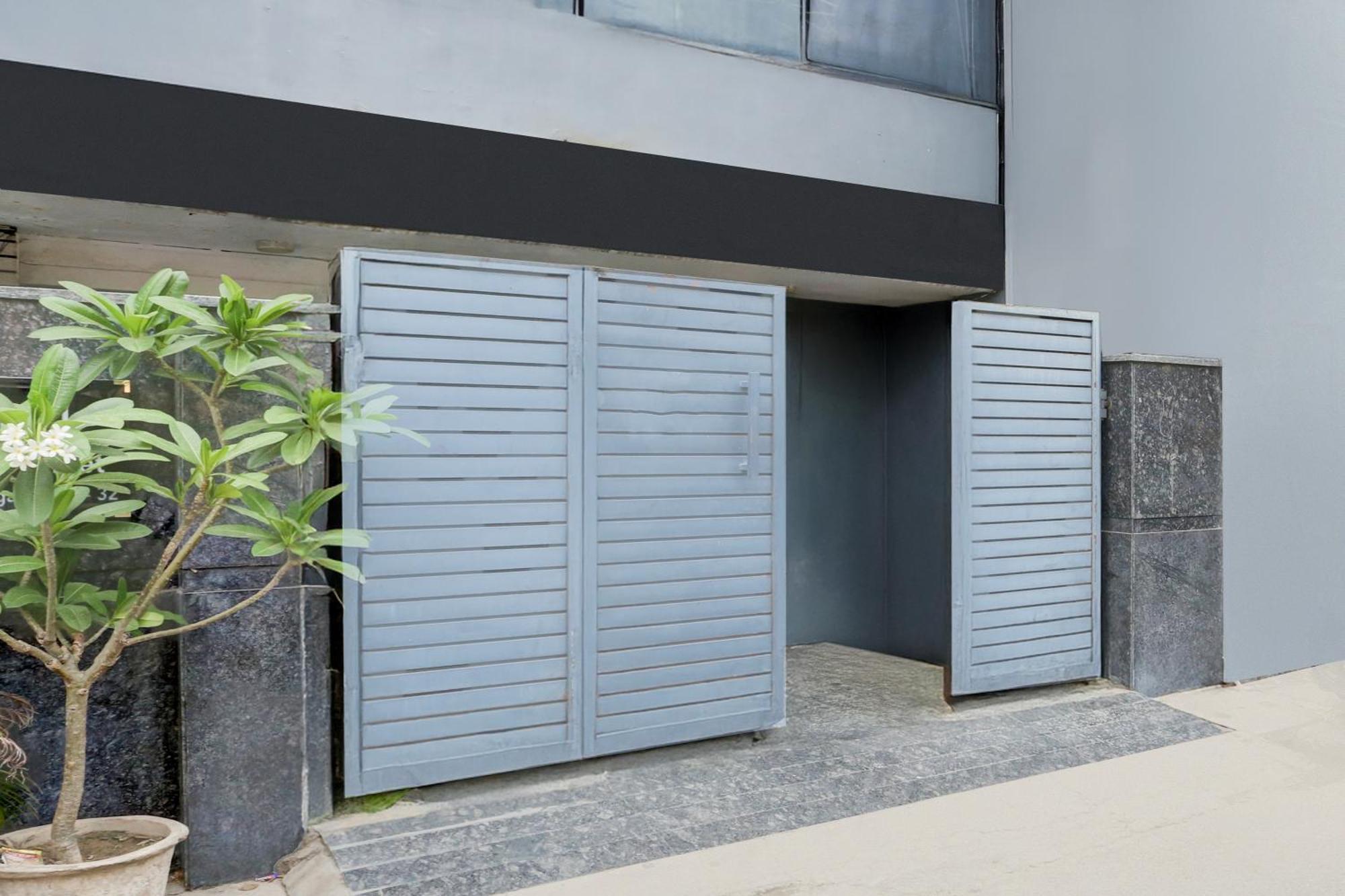 Super Townhouse Shahdara Near Yamuna Sports Complex Formerly Hotel Ipotel New Delhi Eksteriør bilde