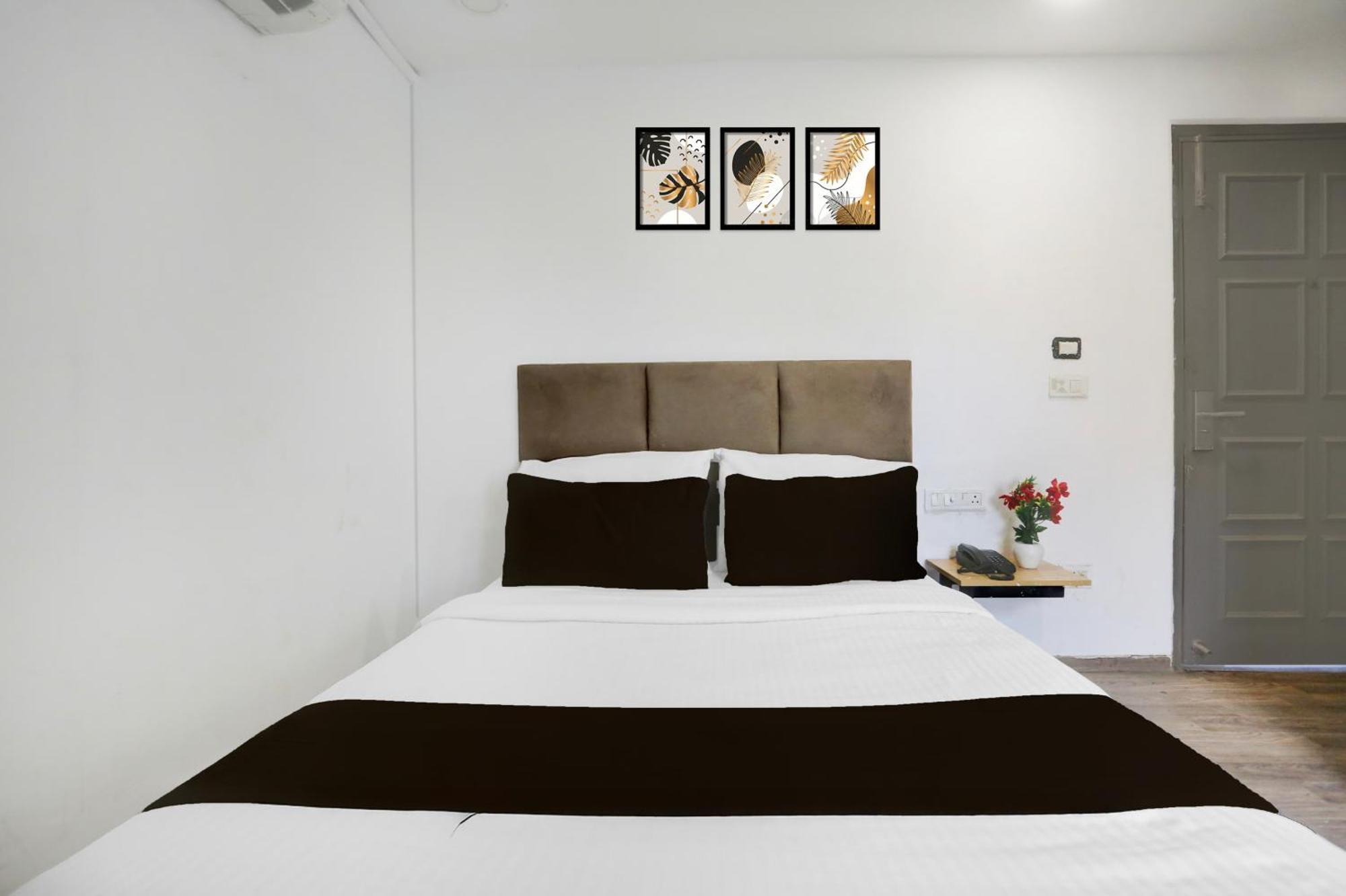 Super Townhouse Shahdara Near Yamuna Sports Complex Formerly Hotel Ipotel New Delhi Eksteriør bilde