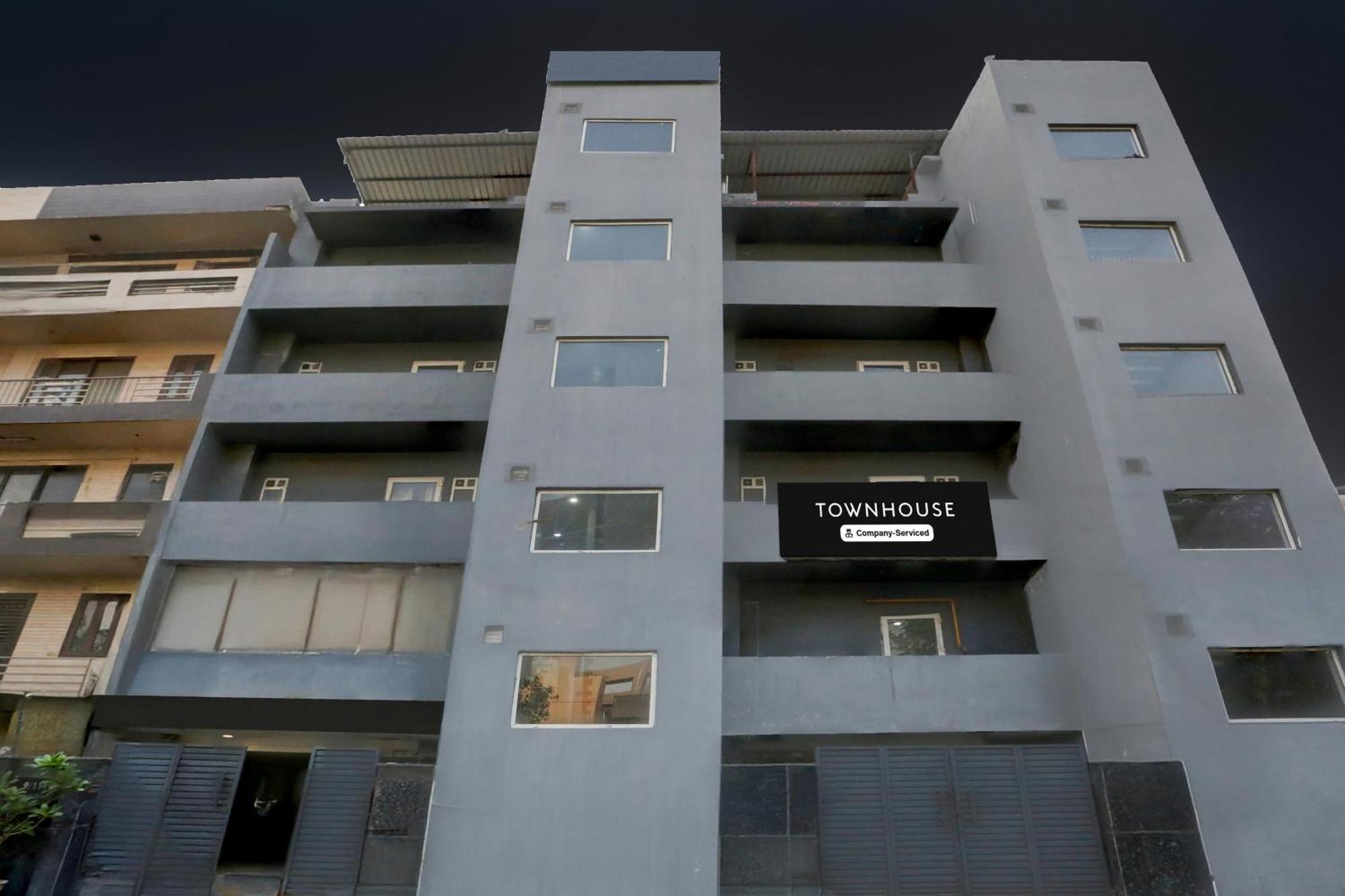 Super Townhouse Shahdara Near Yamuna Sports Complex Formerly Hotel Ipotel New Delhi Eksteriør bilde