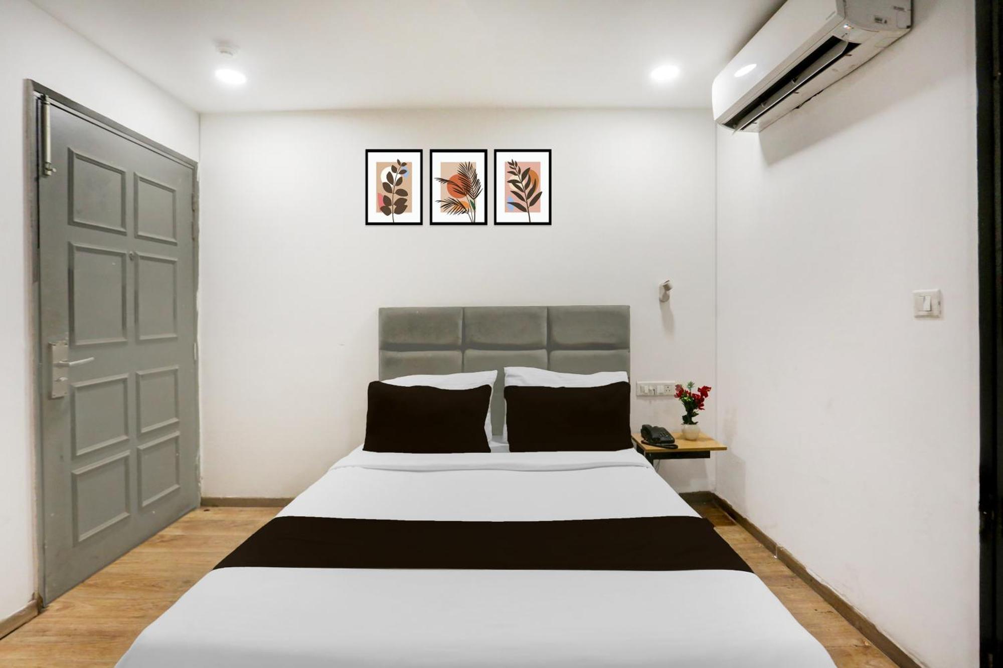 Super Townhouse Shahdara Near Yamuna Sports Complex Formerly Hotel Ipotel New Delhi Eksteriør bilde