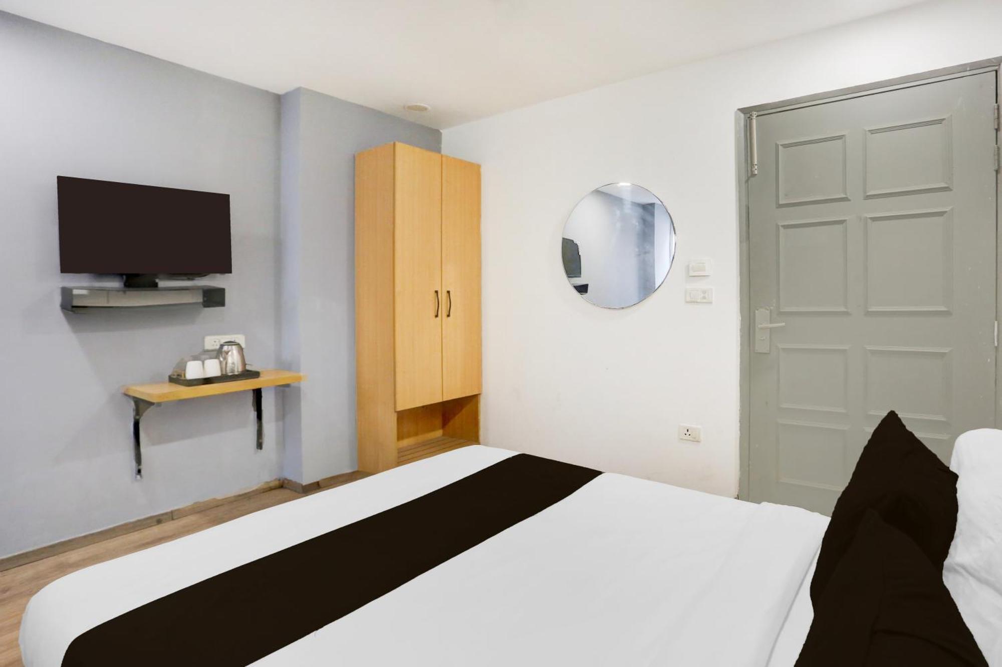 Super Townhouse Shahdara Near Yamuna Sports Complex Formerly Hotel Ipotel New Delhi Eksteriør bilde